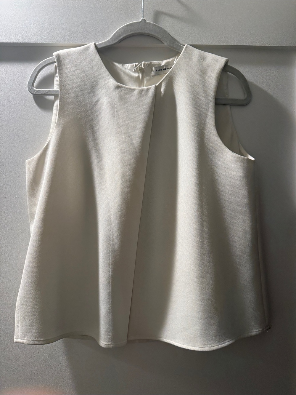 Club Monaco Cream Sleeveless Pleat Front Tank